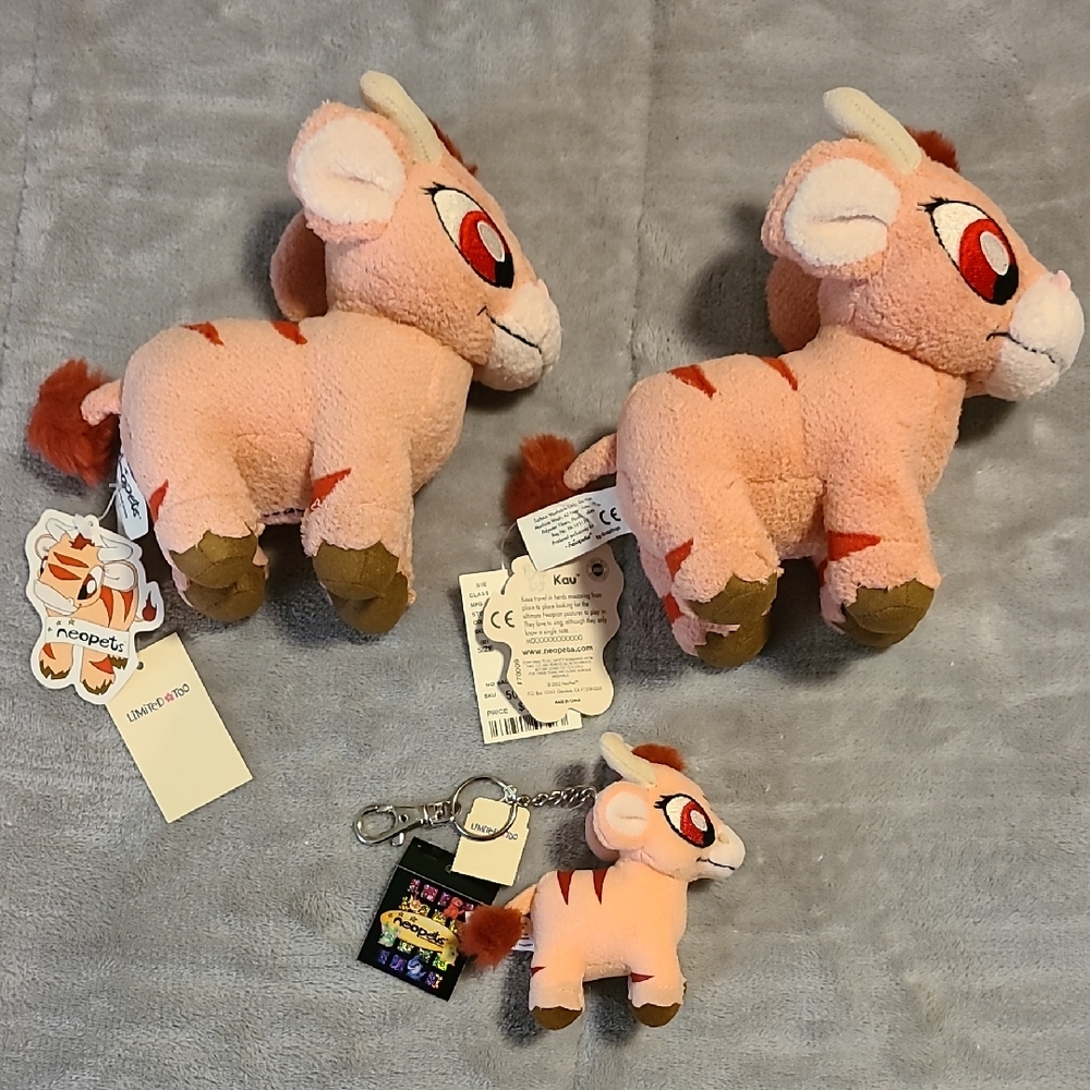 Neopets Kau Red Pink Plush 2002 Limited Edition And Keychain